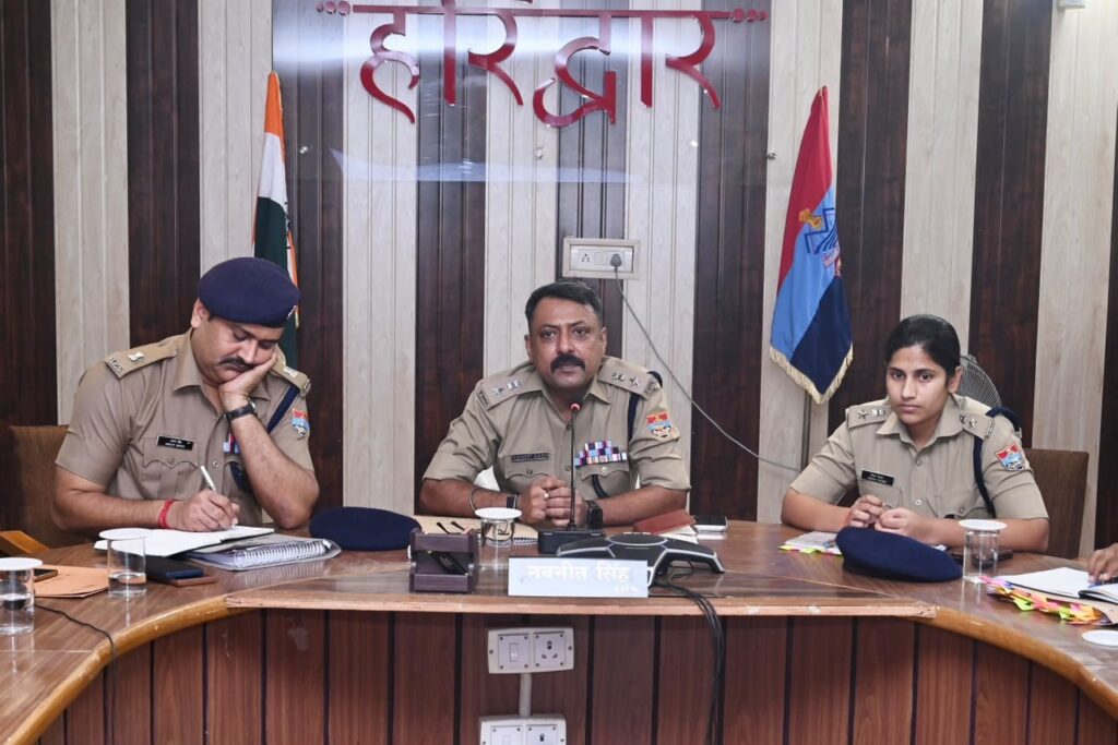 नवनीत-सिंह-की-अध्यक्षता-में-माह-अगस्त-की-अपराध.jpg