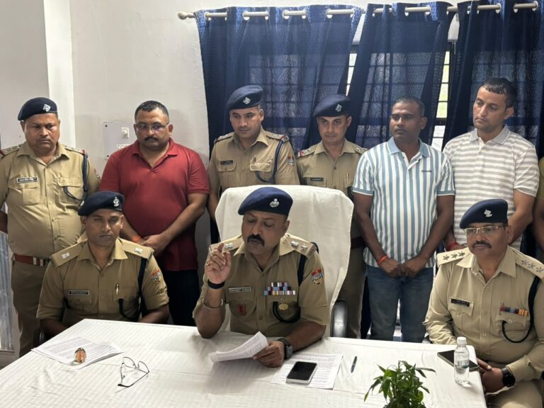 नवनीत-सिंह-के-ठोस-नेतृत्व-में-बदमाशों-को-मुंहतोड़.jpg