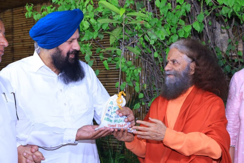 निकेतन-पहुँचे-राष्ट्रीय-अल्पसंख्यक-आयोग-के-माननीय-अध्यक्ष-श्री.jpg