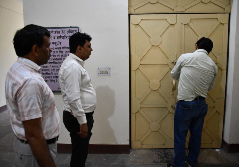 नितिन-सिंह-भदौरिया-ने-कोषागार-का-अर्द्ध-वार्षिक-निरीक्षण.jpeg