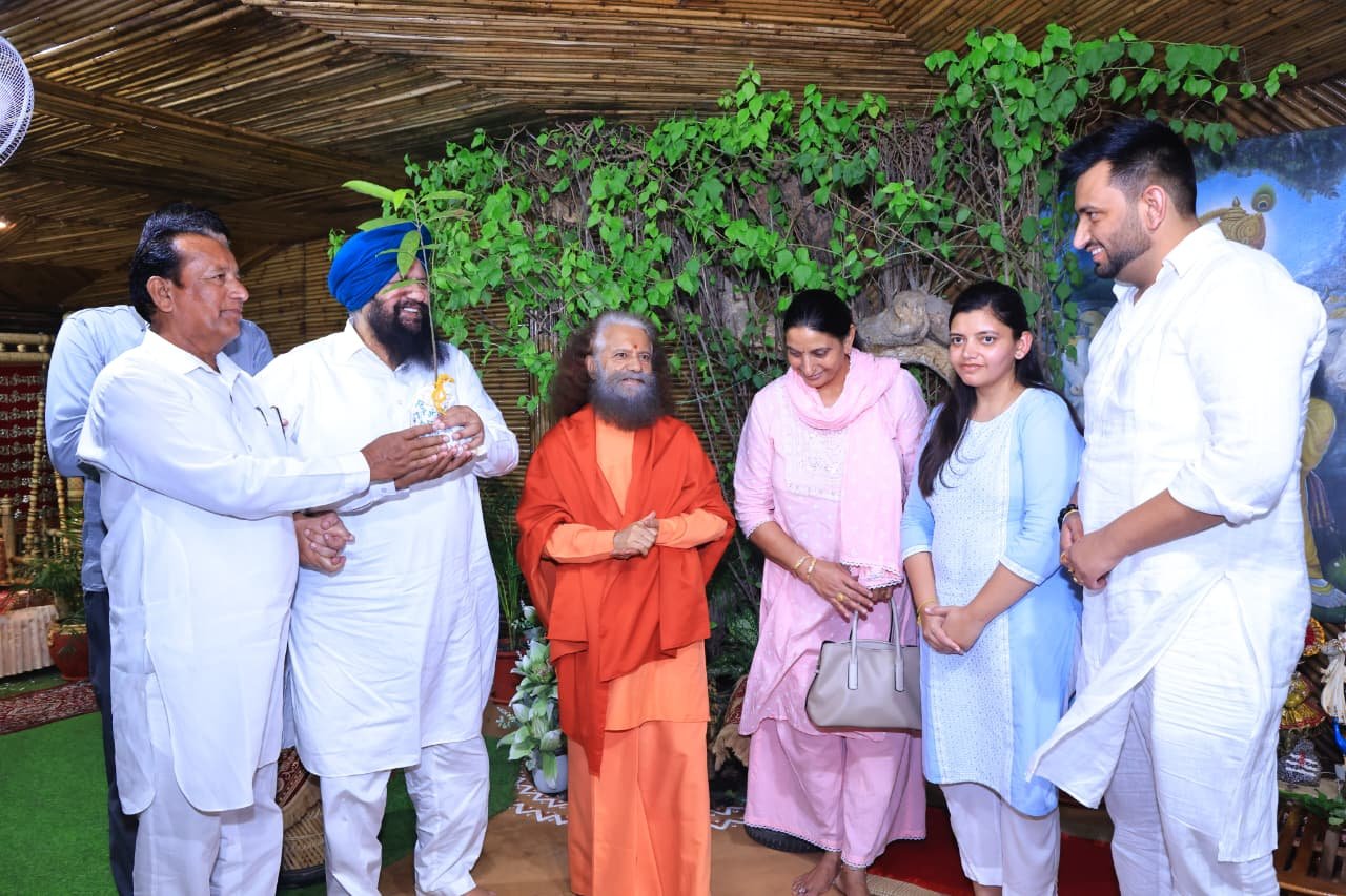 निकेतन पहुँचे राष्ट्रीय अल्पसंख्यक आयोग के माननीय अध्यक्ष श्री