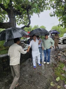 पर्यटन-दिवस-पर-मुक्तेश्वर-में-चला-स्वच्छता-अभियान.jpg