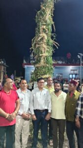 पर्व-में-गूंजे-लोकवाद्य-सजी-फसल-पत्तियों-की-दुबड़ी-एडीएम.jpg