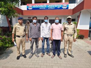 पुलिस-अधीक्षक-जनपद-हरिद्वार-के-आदेशानुसार-वारंटीयो-के-विरुद्ध.jpg