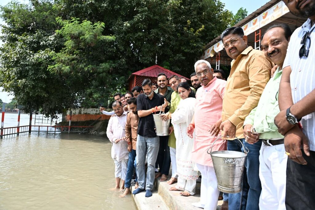 पुष्कर-सिंह-धामी-के-जन्मदिन-पर-कौशिक-ने-की.jpeg