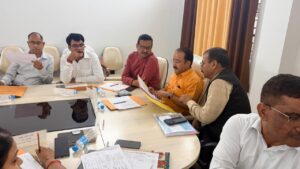प्रकरणों-पर-आयोग-अध्यक्ष-संजय-नेगी-ने-की-सुनवाई.jpeg