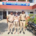 प्रहारअभियानके-तहत-नशा-बेचने-वालों-पर-औषधि-निरीक्षकज्वालापुर-पुलिस.jpg