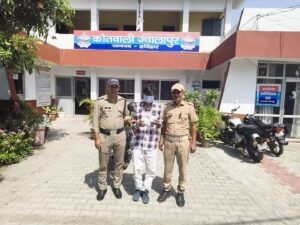 प्रहारअभियानके-तहत-नशा-बेचने-वालों-पर-प्रहार.jpg