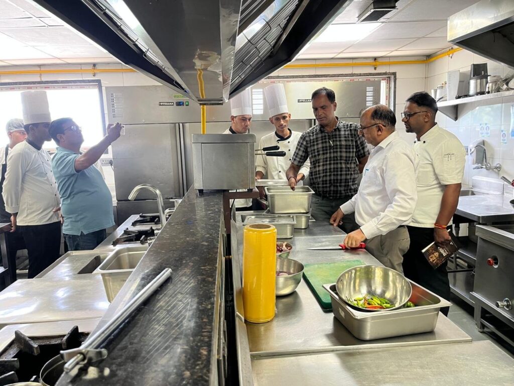 में-खाद्य-सुरक्षा-विभाग-की-बड़ी-कार्रवाई-होटल-रेस्टोरेंट-डेयरी.jpg