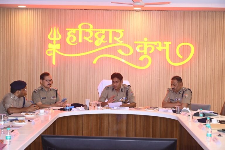 मेला-की-तैयारियों-का-जायजा-लेने-हरिद्वार-पहुंचे-एडीजी.jpg