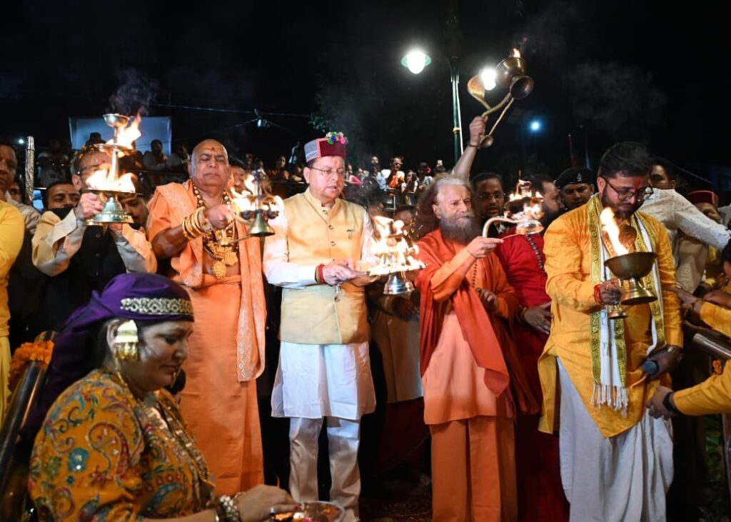 मोदी-के-जन्मदिवस-पर-2100-दीपों-से-जगमगाया-यमुना.jpeg