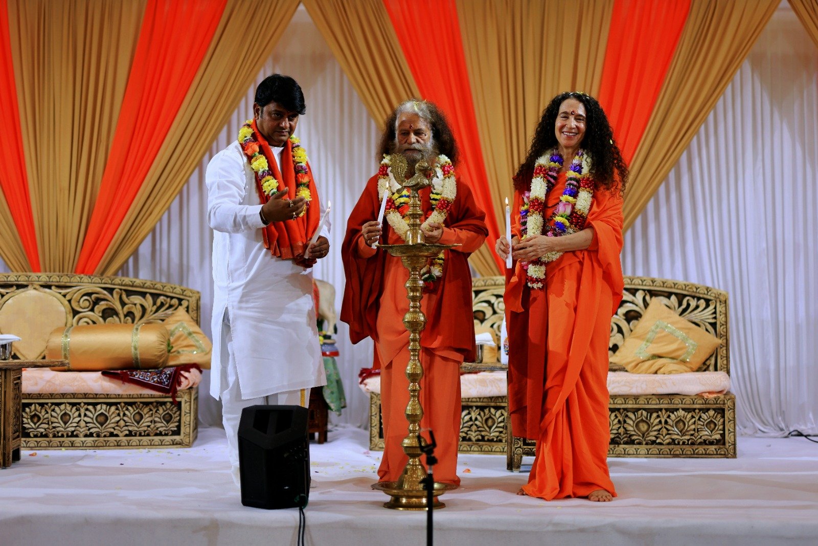 से गूंजे एकत्व सेवा और आध्यात्मिकता का दिव्य संदेश