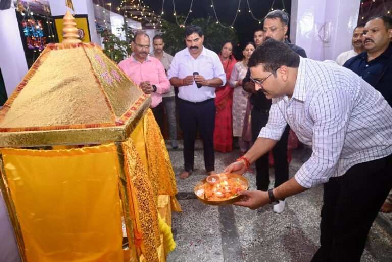 लाइन-रोशनाबाद-में-हर्षोल्लास-के-साथ-मनाया-गया-श्रीकृष्ण.jpg