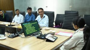 विद्यालय-मदन-नेगी-की-व्यवस्थाओं-को-लेकर-डीएम-ने.jpg
