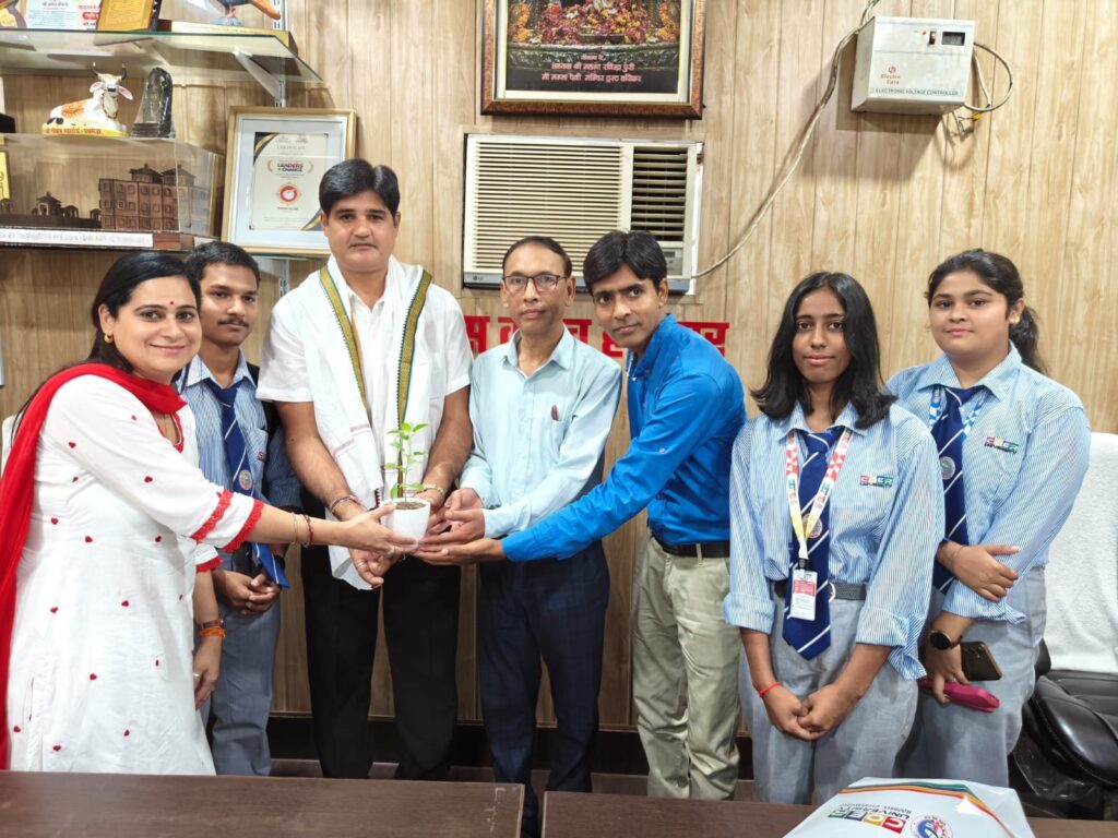 विश्वविद्यालय-के-मीडिया-विद्यार्थियों-ने-किया-प्रेस-क्लब-हरिद्वार.jpg