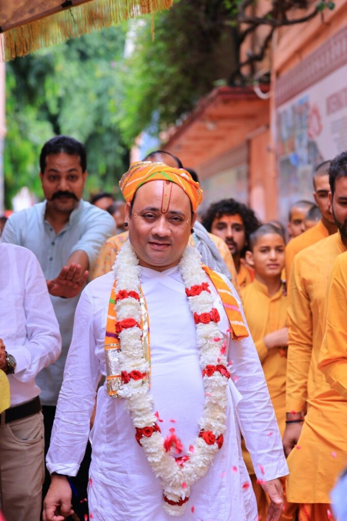 श्री-राधाकृष्ण-जी-पधारे-परमार्थ-निकेतन.jpg