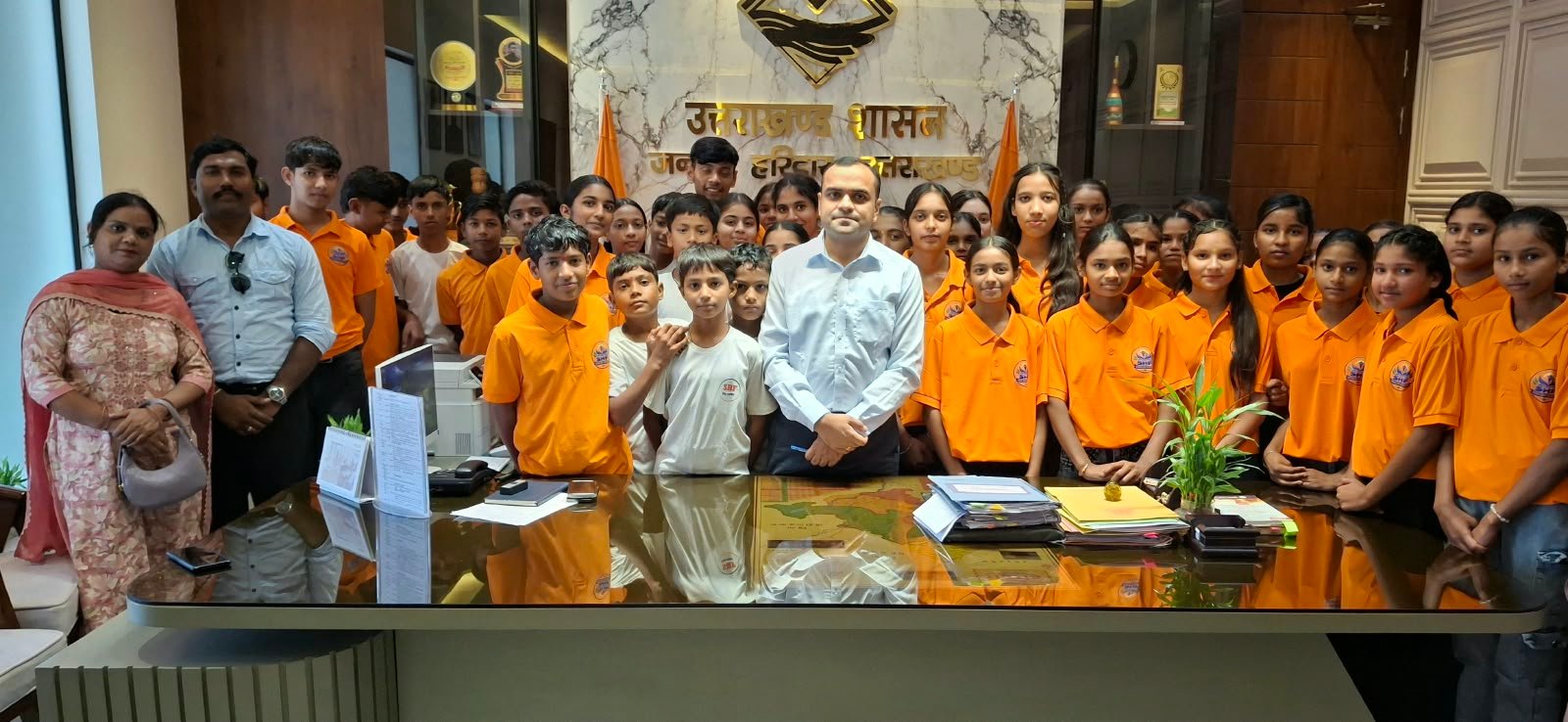 सत्यम पाठशाला के बच्चों ने किया जिला मुख्यालय का भ्रमण 2 पाठशाला के बच्चों ने किया जिला मुख्यालय का भ्रमण
