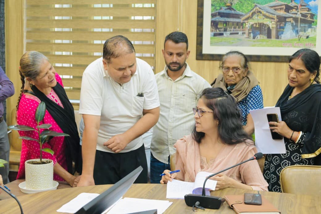 सरकारी भूमि पर कब्जे और प्लॉटिंग की शिकायत पर जांच के निर्देश, जन समाधान दिवस में 137 से अधिक फरियाद 2 भूमि पर कब्जे और प्लॉटिंग की शिकायत पर जांच