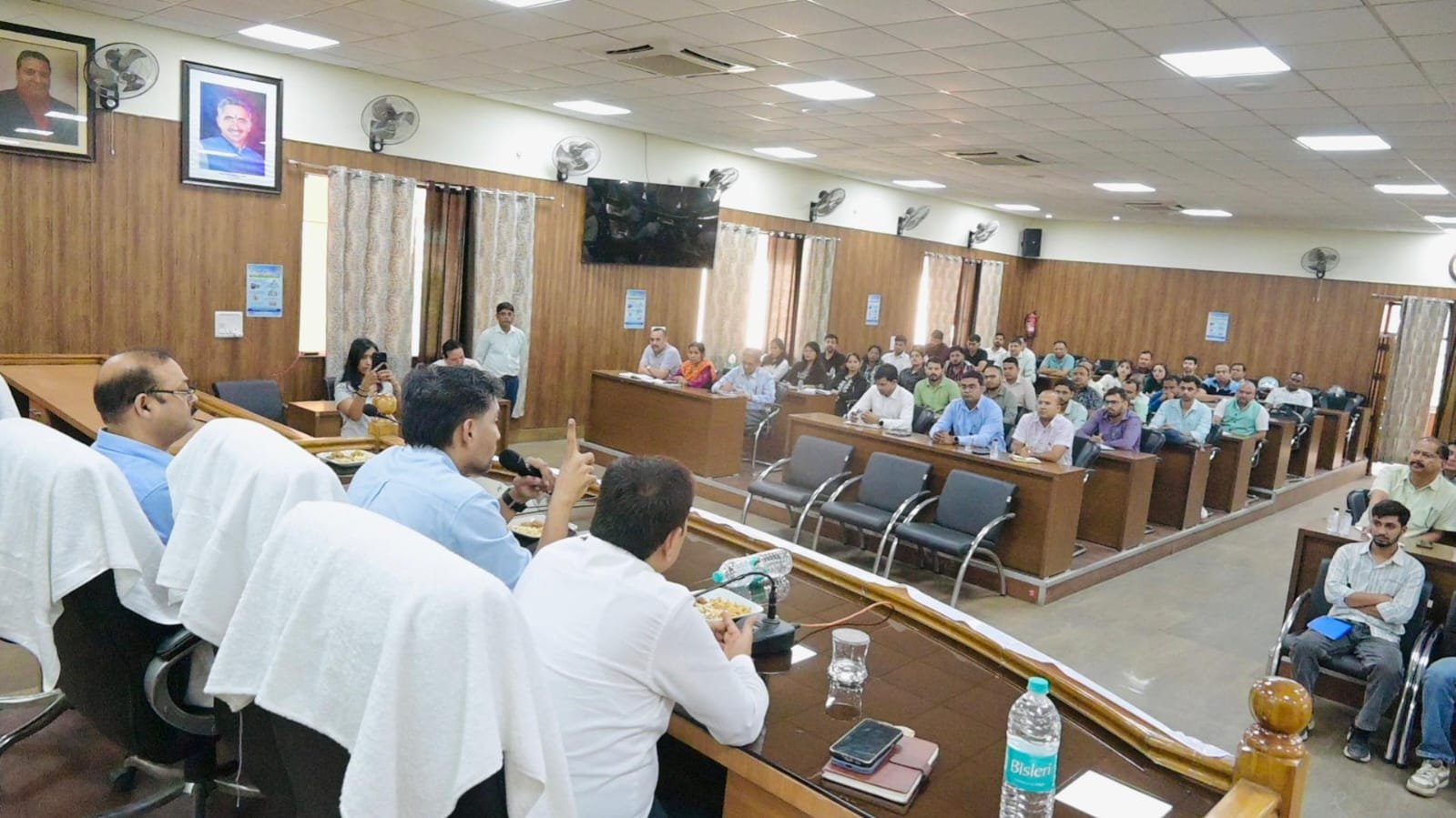 भूमि से तत्काल हटाएं अतिक्रमण पॉलीगॉन मैपिंग न करने