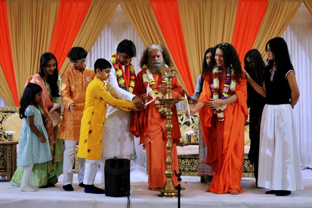 से-गूंजे-एकत्व-सेवा-और-आध्यात्मिकता-का-दिव्य-संदेश.jpeg