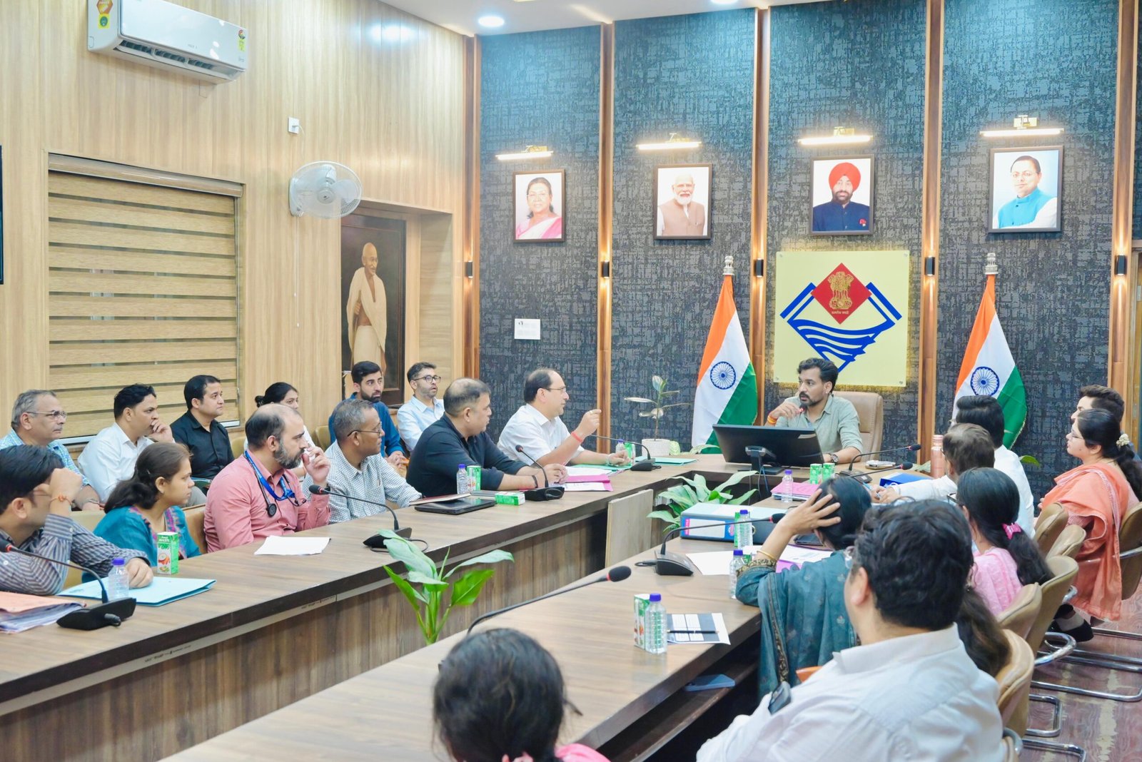 सेवाओं में लापरवाही पर जिलाधिकारी सख्तः एएनएम निलंबित मातृ