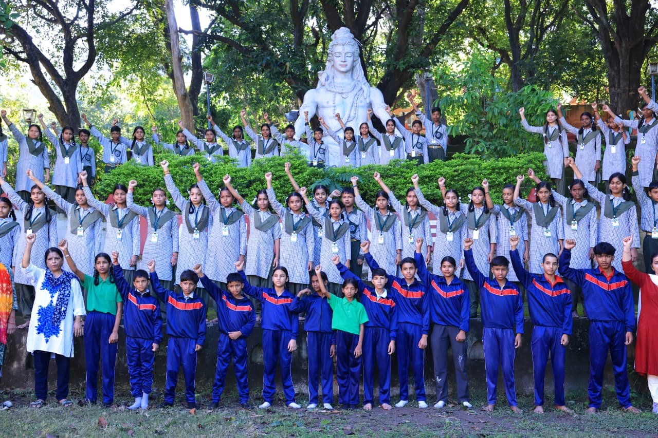 1790853856 182 स्वच्छता ही सेवा 2026 विद्यार्थियों और ऋषिकुमारों ने दिया स्वच्छता