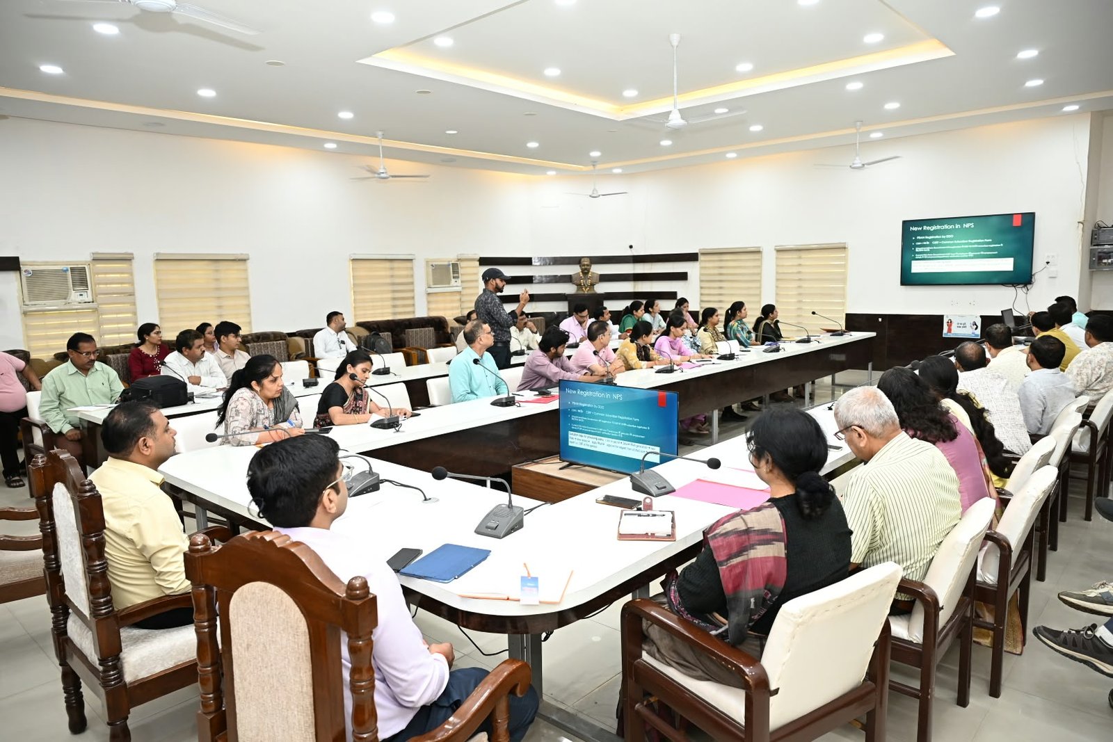 जिला कार्यालय सभागार हरिद्वार में राष्ट्रीय पेंशन प्रणाली (NPS) से संबंधित प्रशिक्षण कार्यक्रम आयोजित 4 1790868045 654 जिला कार्यालय सभागार हरिद्वार में राष्ट्रीय पेंशन प्रणाली NPS से