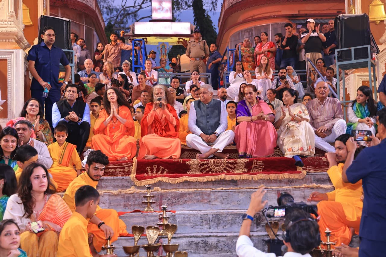 1791211877 405 14वें उपराष्ट्रपति भारत श्री जगदीप धनखड़ जी एवं उनकी धर्मपत्नी