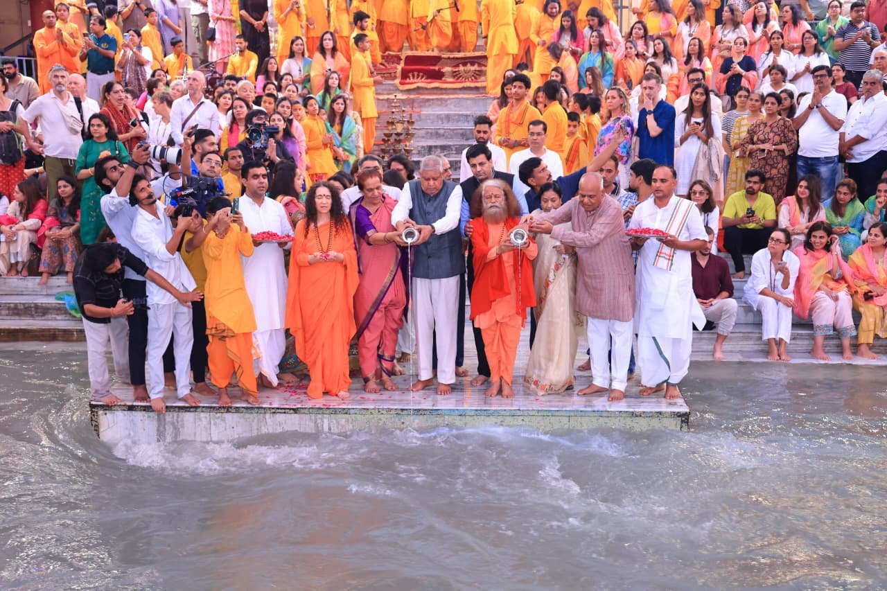 1791211877 857 14वें उपराष्ट्रपति भारत श्री जगदीप धनखड़ जी एवं उनकी धर्मपत्नी