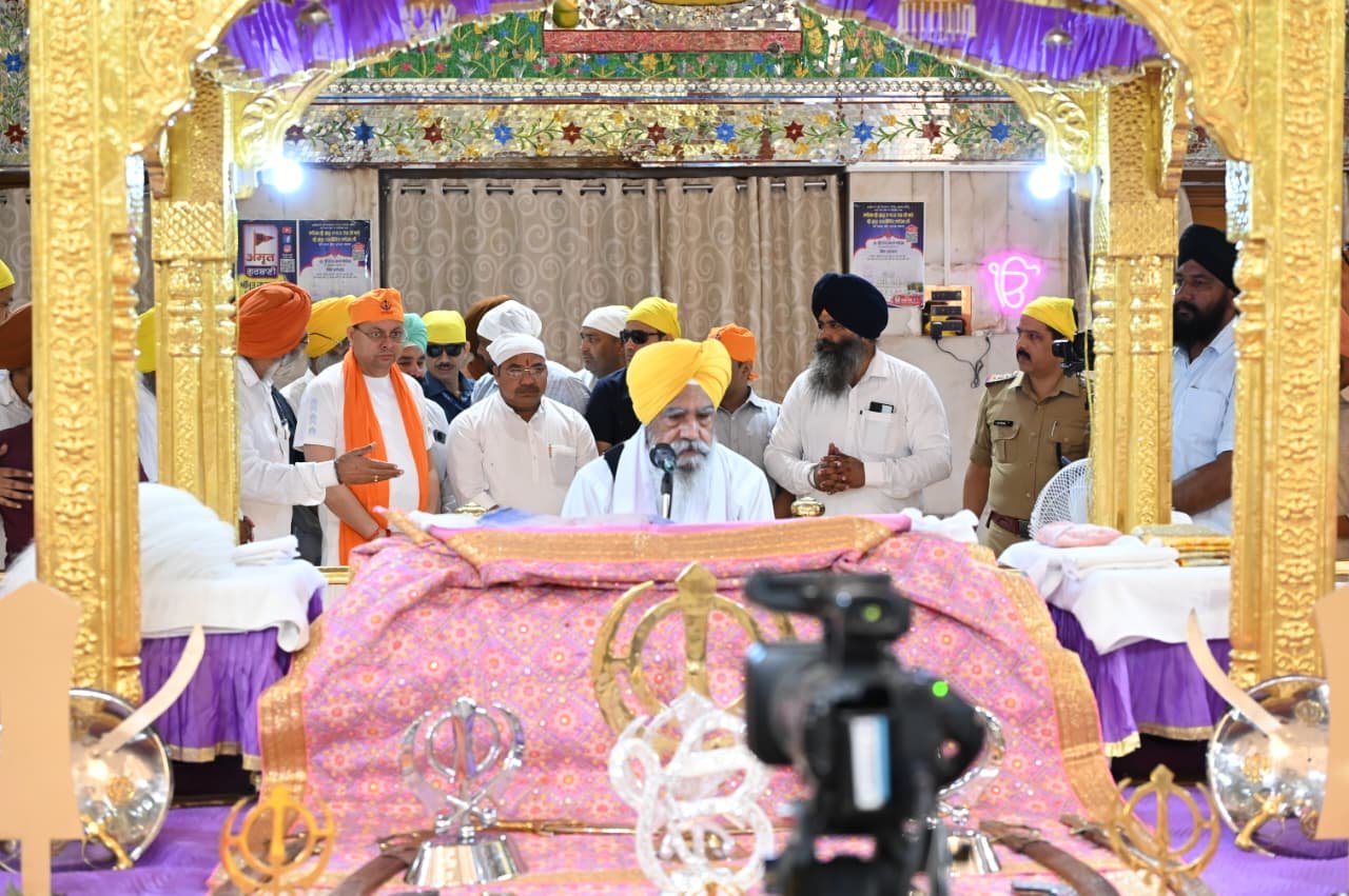 1791227745 499 सेवा संकल्प अभियान के तहत नानकमता पहुंचे मुख्यमंत्री धामी दिया