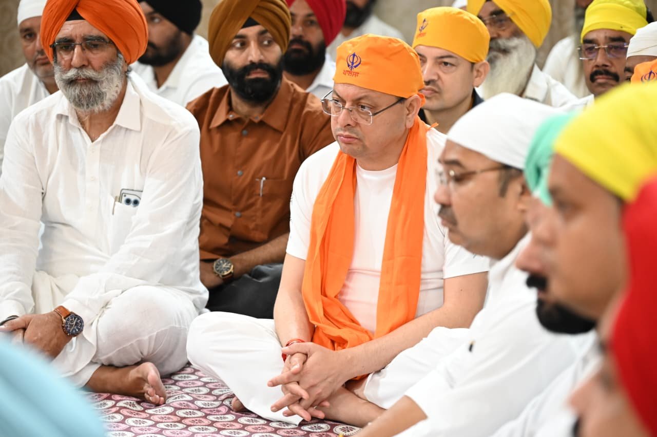 1791227745 681 सेवा संकल्प अभियान के तहत नानकमता पहुंचे मुख्यमंत्री धामी दिया