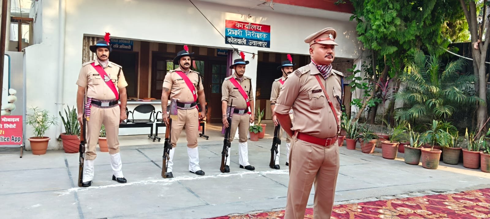 1791562110 109 पूर्व निर्धारित समयानुसार कोतावाली ज्वालापुर पहुंचे एसपी सिटी दीपक सिंह