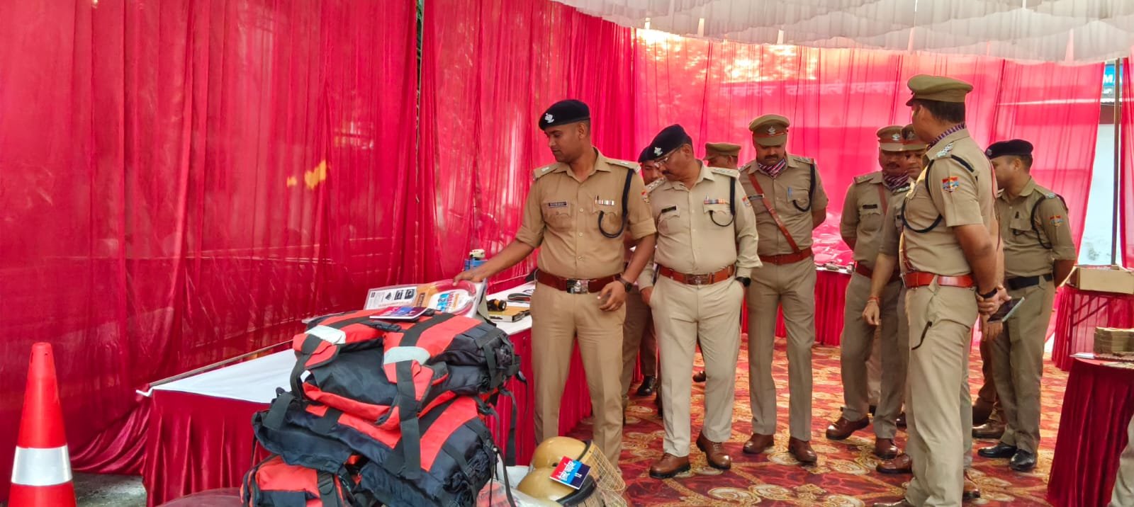 पूर्व निर्धारित समयानुसार कोतावाली ज्वालापुर पहुंचे एसपी सिटी दीपक सिंह 18 1791562110 381 पूर्व निर्धारित समयानुसार कोतावाली ज्वालापुर पहुंचे एसपी सिटी दीपक सिंह