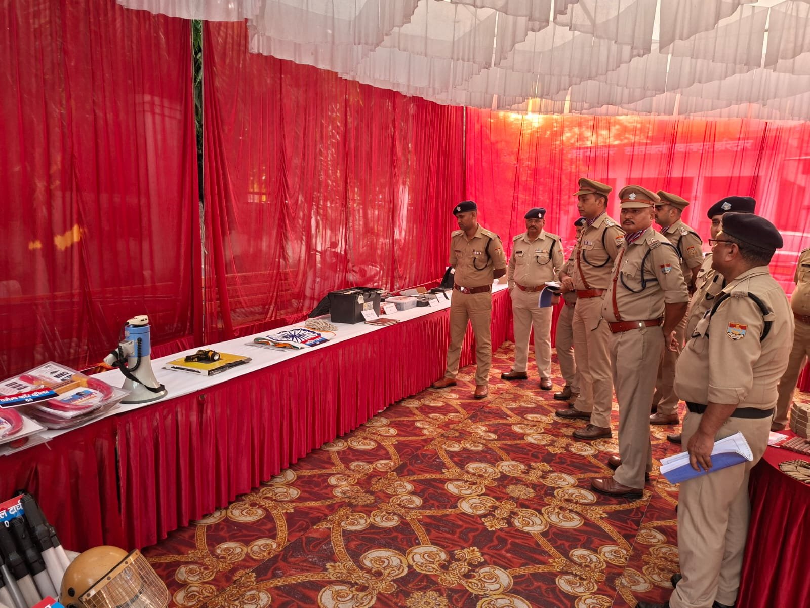 1791562110 460 पूर्व निर्धारित समयानुसार कोतावाली ज्वालापुर पहुंचे एसपी सिटी दीपक सिंह