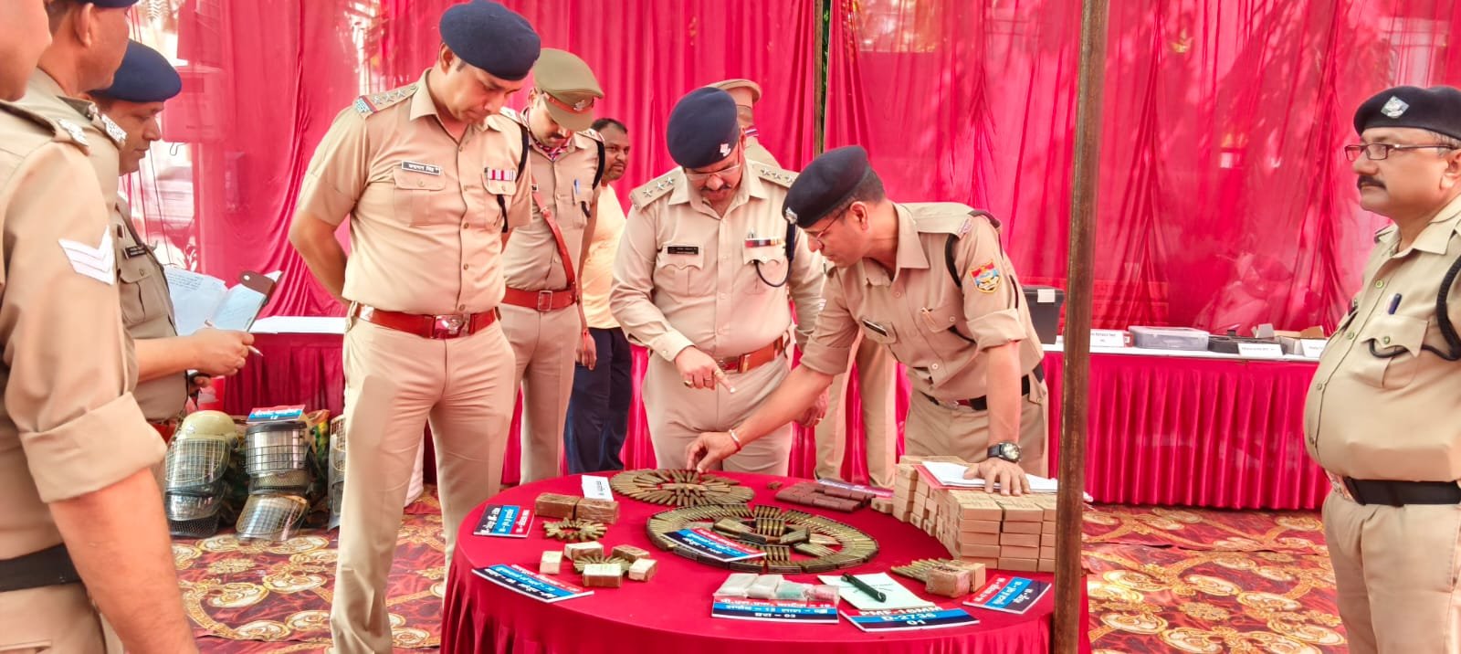 1791562110 688 पूर्व निर्धारित समयानुसार कोतावाली ज्वालापुर पहुंचे एसपी सिटी दीपक सिंह