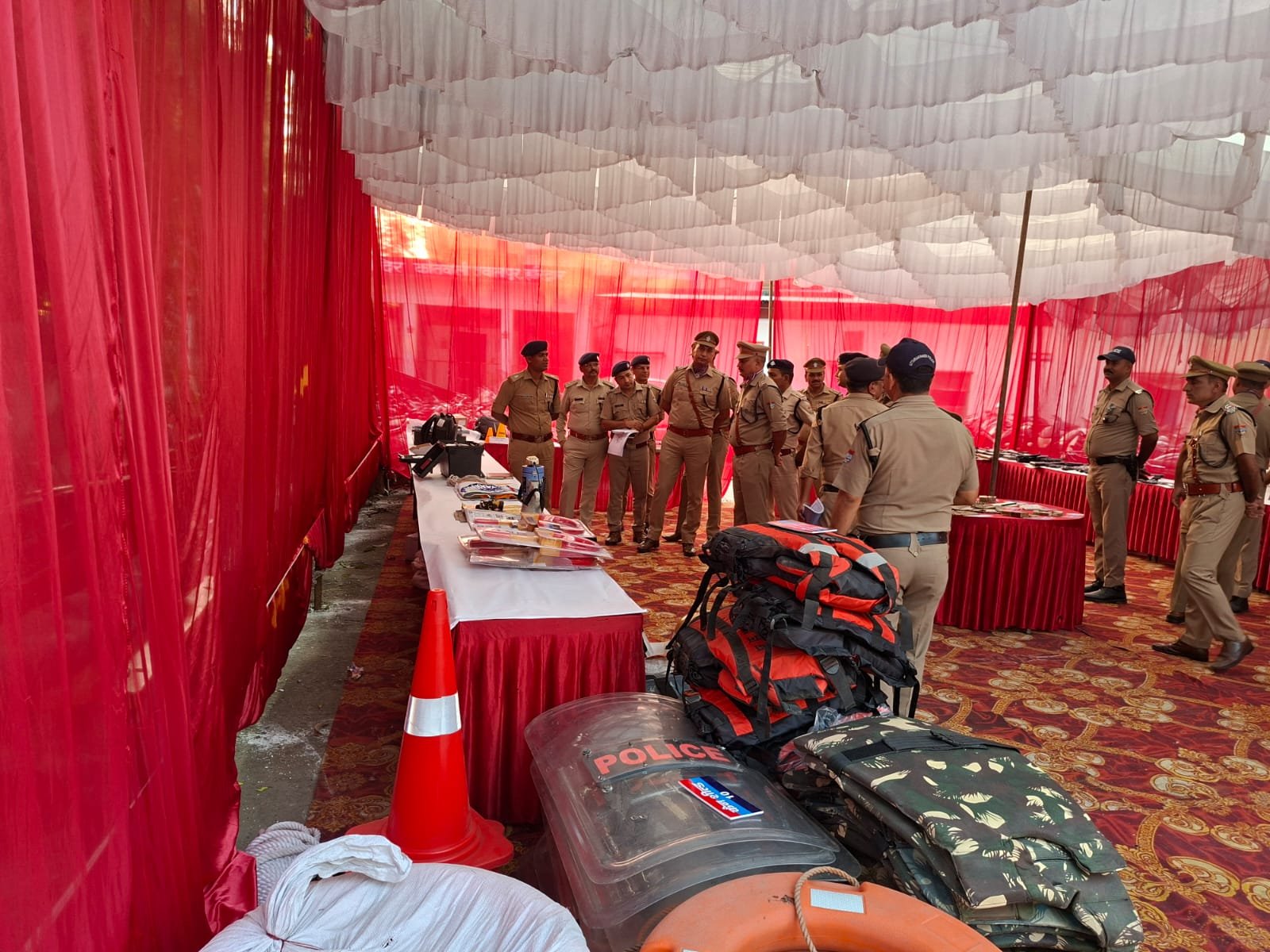 1791562110 824 पूर्व निर्धारित समयानुसार कोतावाली ज्वालापुर पहुंचे एसपी सिटी दीपक सिंह