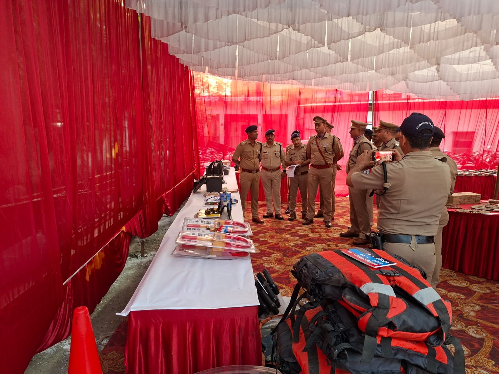 1791562110 875 पूर्व निर्धारित समयानुसार कोतावाली ज्वालापुर पहुंचे एसपी सिटी दीपक सिंह