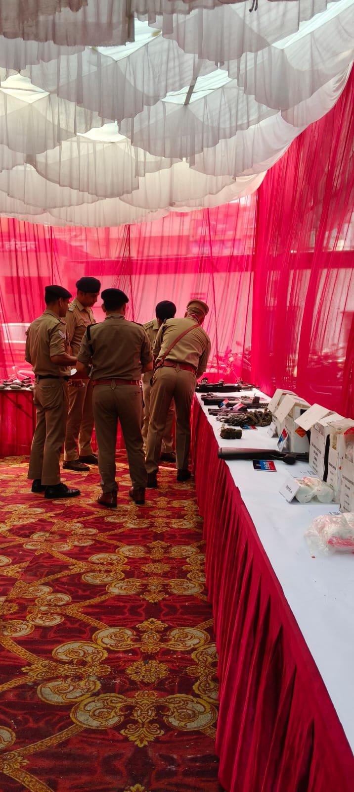 1791562110 923 पूर्व निर्धारित समयानुसार कोतावाली ज्वालापुर पहुंचे एसपी सिटी दीपक सिंह