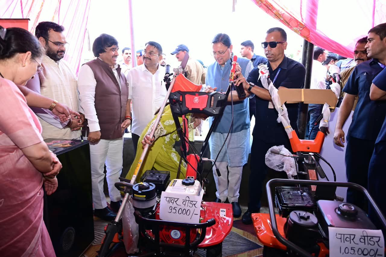 1791630011 446 जनसमस्याओं का समयबद्ध समाधान सुनिश्चित करें अधिकारी लोगों को बार बार