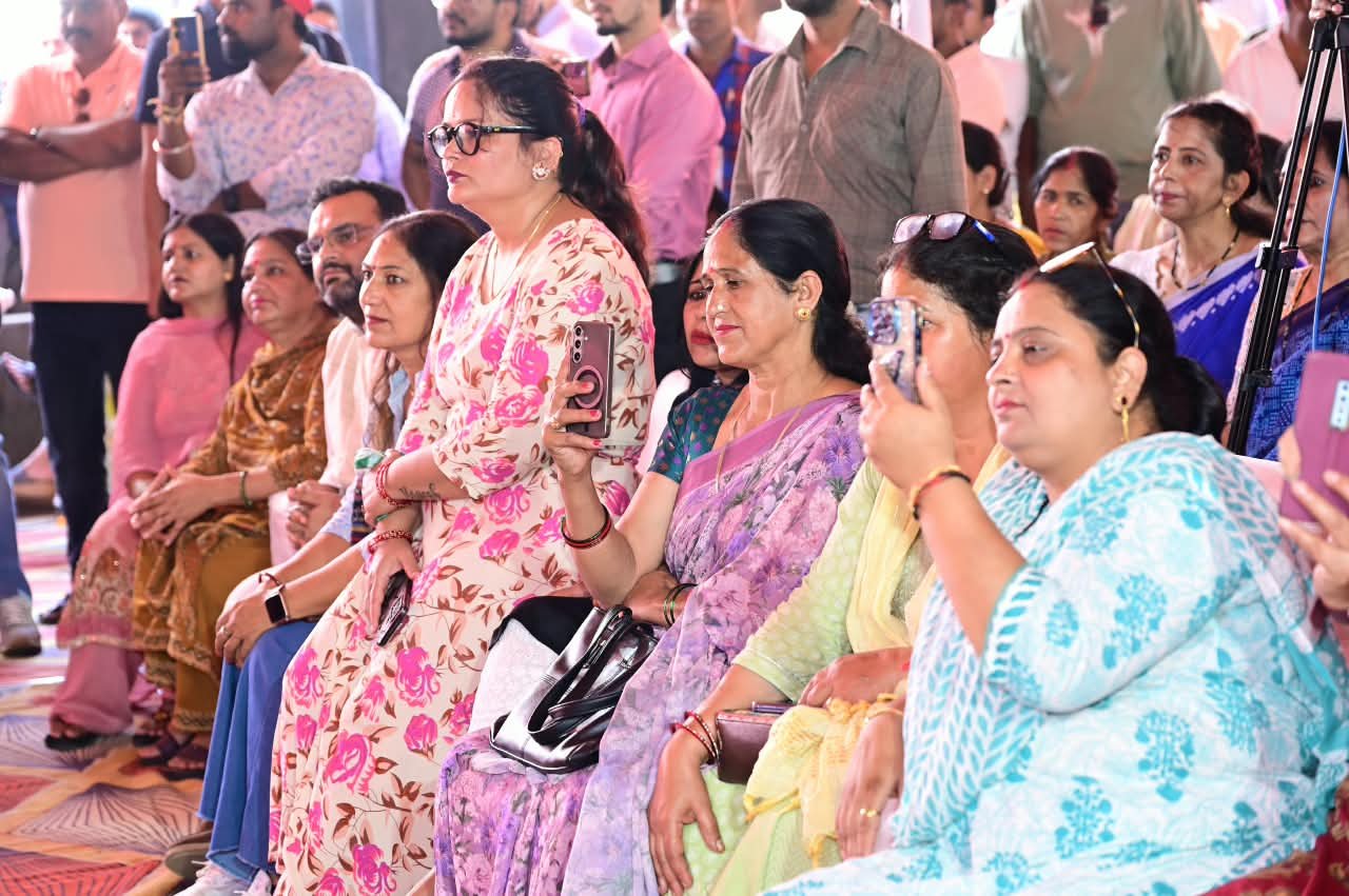 1791630011 88 जनसमस्याओं का समयबद्ध समाधान सुनिश्चित करें अधिकारी लोगों को बार बार