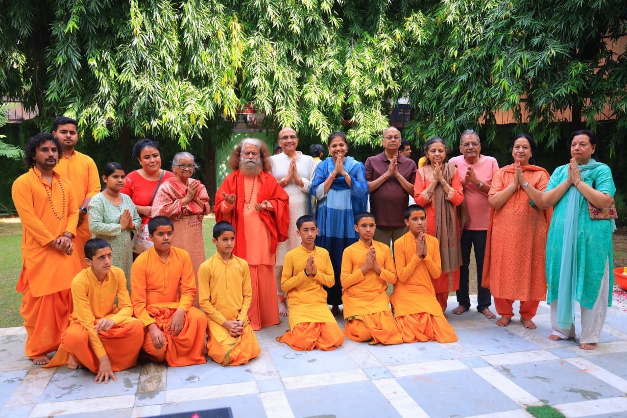 परमार्थ निकेतन में सर्वपितृ अमावस्या पर विशेष पूजन-अर्चना 7 1791632750 649 परमार्थ निकेतन में सर्वपितृ अमावस्या पर विशेष पूजन अर्चना