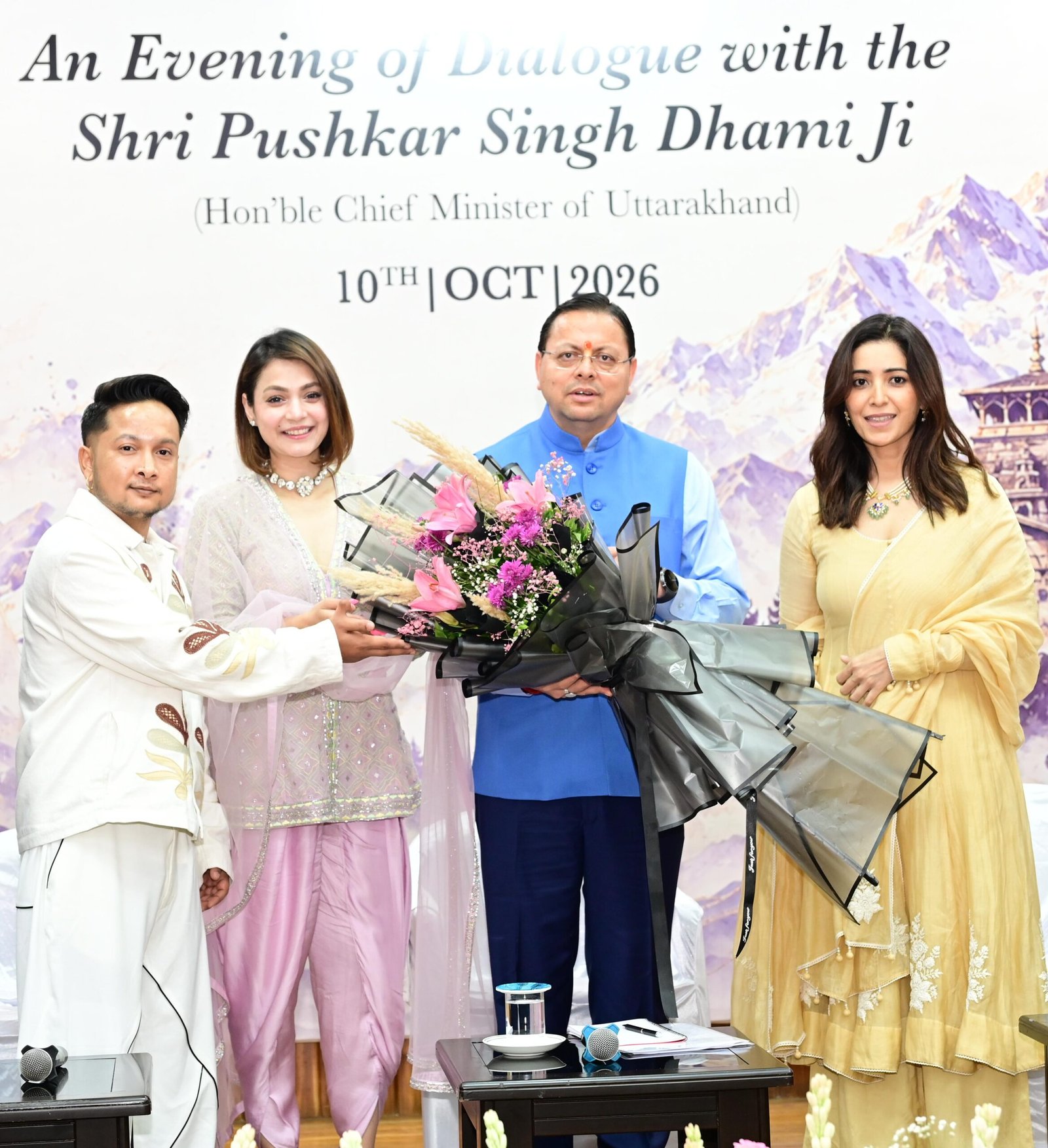 1791643199 23 मुख्यमंत्री धामी ने सोशल मीडिया कंटेंट क्रिएटर्स से किया संवाद