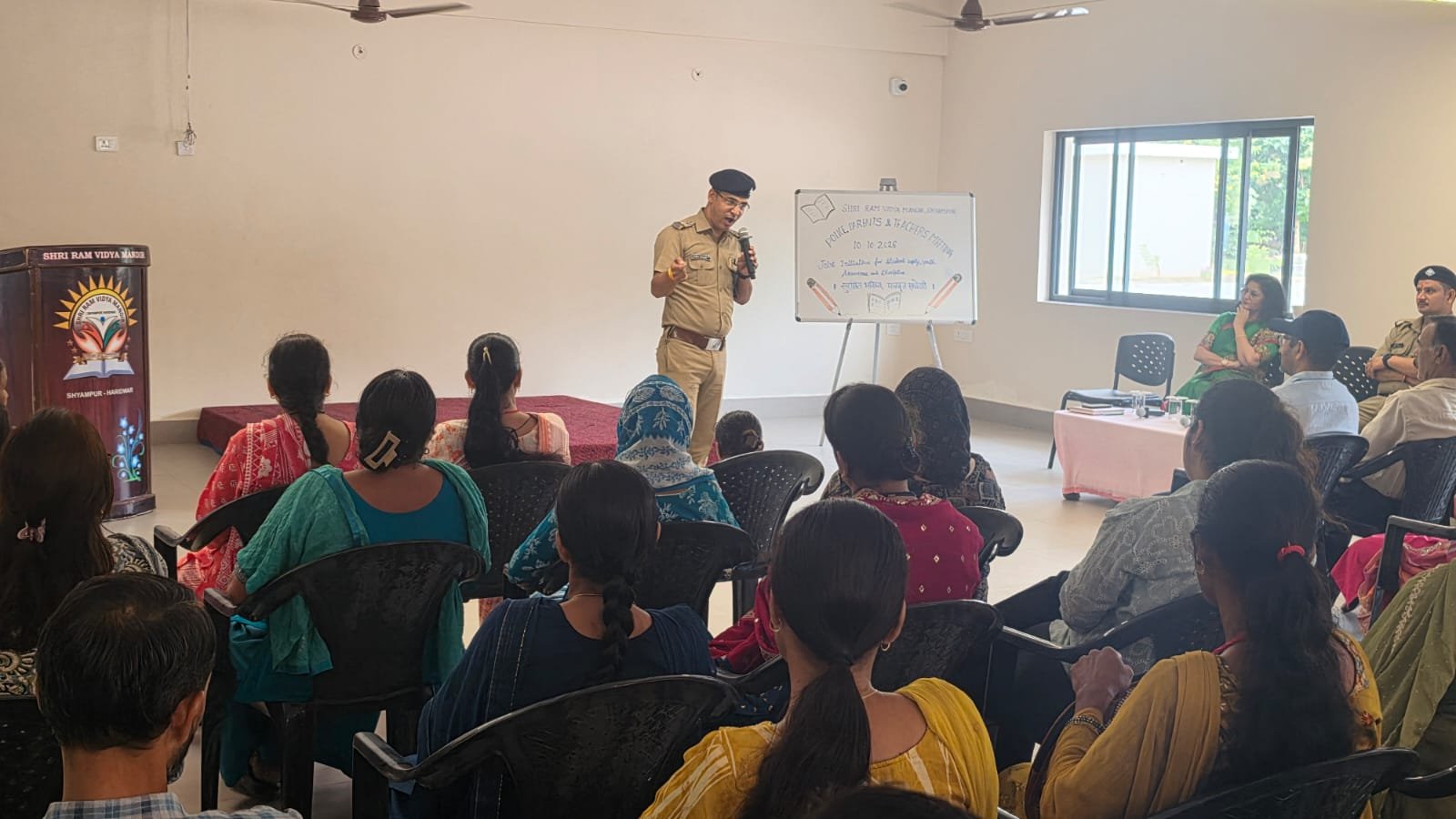 छात्र-छात्राओं को जागरूक करने के लिए कार्यक्रम आयोजित 5 1791647501 399 छात्र छात्राओं को जागरूक करने के लिए कार्यक्रम आयोजित