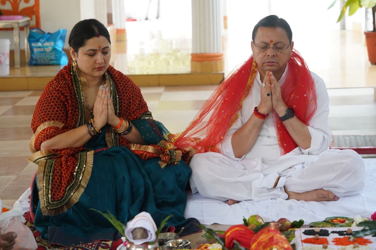 1791707748 630 शारदीय नवरात्रि के प्रथम दिवस पर मुख्यमंत्री ने की पूजा अर्चना