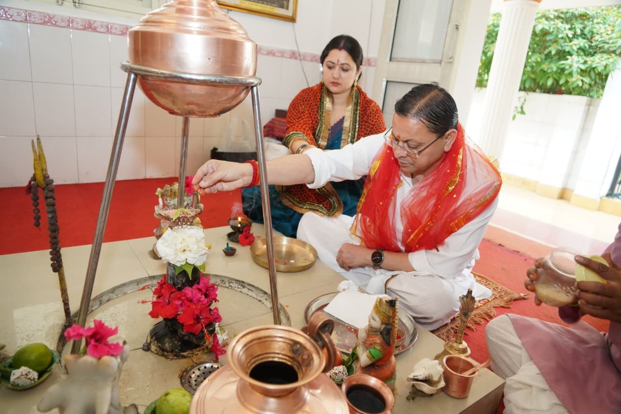 1791707748 851 शारदीय नवरात्रि के प्रथम दिवस पर मुख्यमंत्री ने की पूजा अर्चना