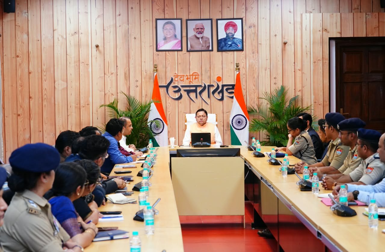 मुख्यमंत्री धामी ने मुख्यमंत्री आवास में देर रात तक जिलाधिकारियों और एसएसपी के साथ ली चार घंटे से अधिक मेराथन बैठक 4 1791908330 336 मुख्यमंत्री धामी ने मुख्यमंत्री आवास में देर रात तक जिलाधिकारियों