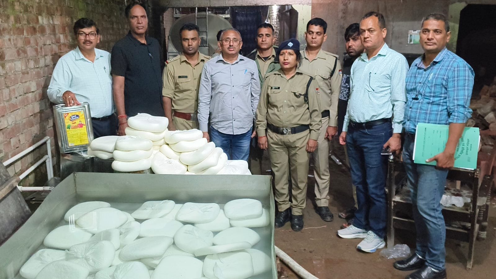 1791972589 987 लक्सर में पनीर निर्माण इकाई पर खाद्य सुरक्षा विभाग की