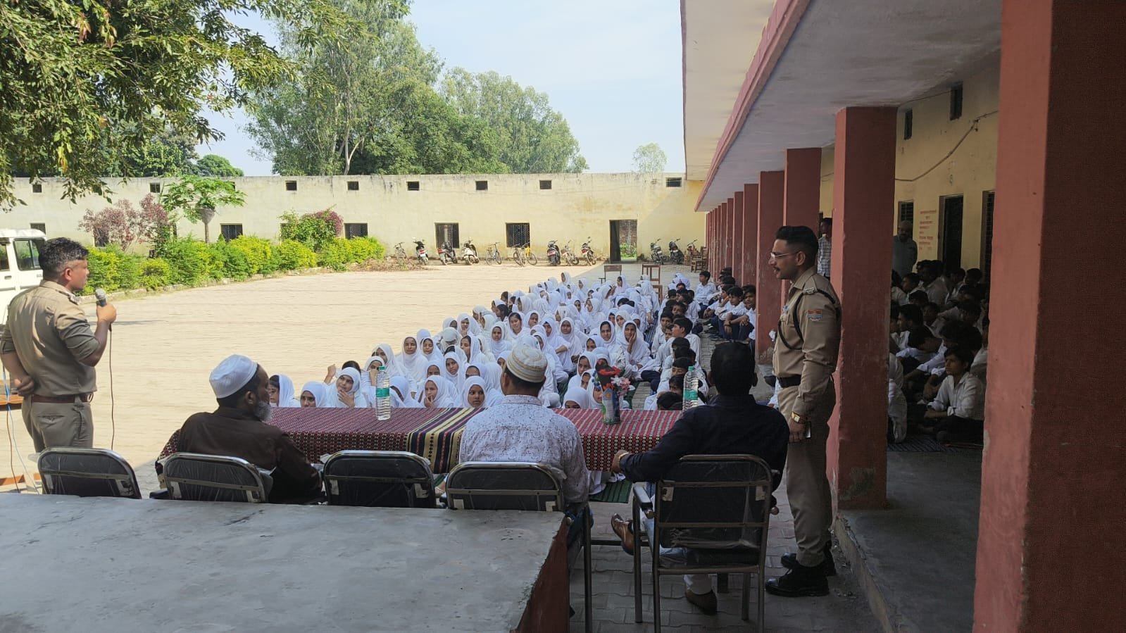 1791993638 987 हरिद्वार द्वारा इण्टर कॉलेज इमाम साहब में साईबर सुरक्षा अभियान