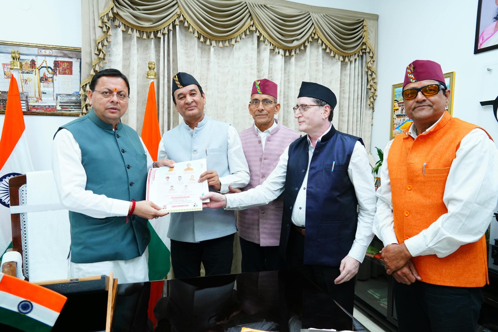 1792028128 160 मुख्यमंत्री श्री पुष्कर सिंह धामी से उत्तराखंड महापरिषद लखनऊ के