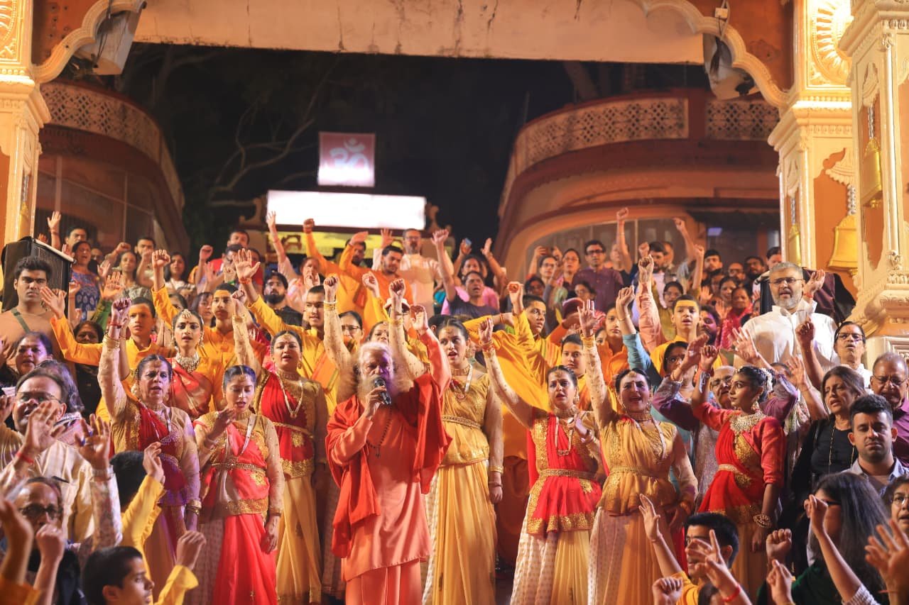 परमार्थ निकेतन में आयोजित मां शबरी श्रीरामलीला का समापन 9 1792163873 215 परमार्थ निकेतन में आयोजित मां शबरी श्रीरामलीला का समापन